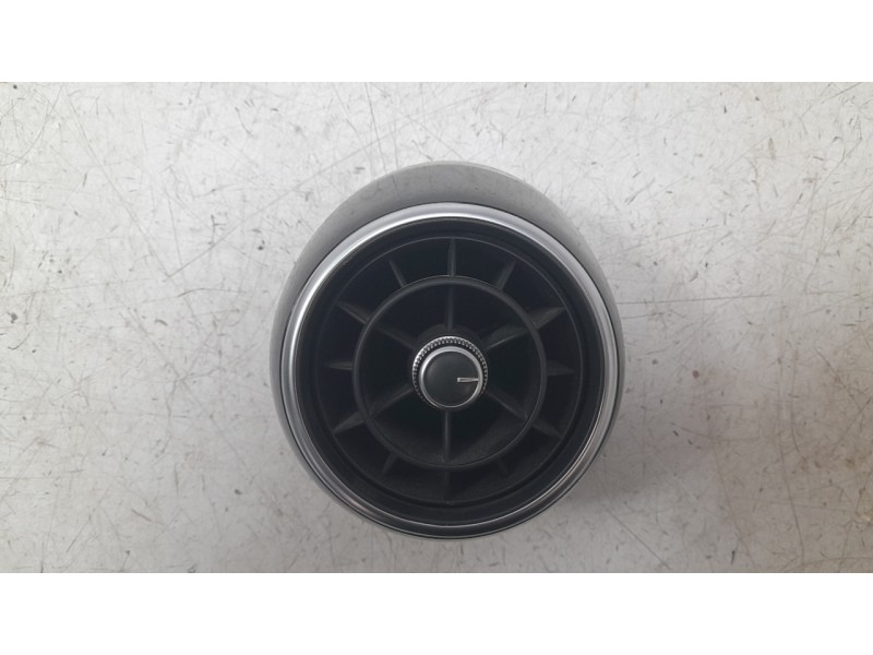Recambio de rejilla aireadora para audi a1 sportback (8xa, 8xf) 1.6 tdi referencia OEM IAM 8X1820902  