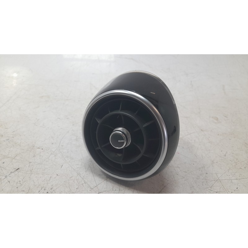 Recambio de rejilla aireadora para audi a1 sportback (8xa, 8xf) 1.6 tdi referencia OEM IAM 8X1820901  