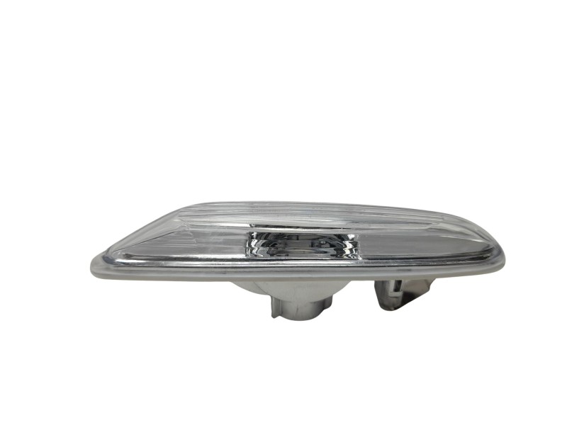Recambio de piloto lateral derecho para bmw serie 1 berlina (e81/e87) referencia OEM IAM 63136932997  103F06130311/15204501/2100