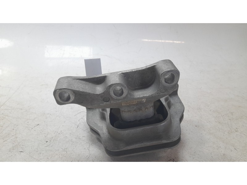 Recambio de soporte motor derecho para audi a1 sportback (8xa, 8xf) 1.6 tdi referencia OEM IAM 6C0199262B  