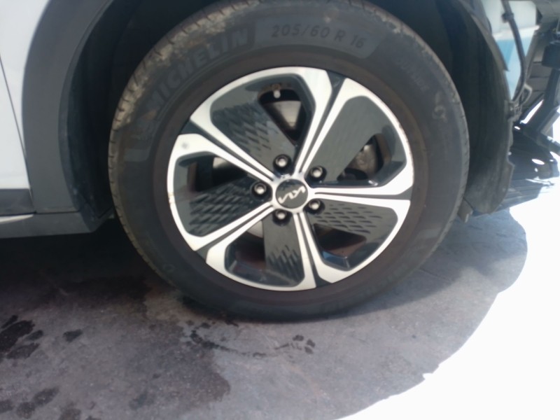 Recambio de llanta para kia xceed (cd) 1.6 gdi hybrid referencia OEM IAM   