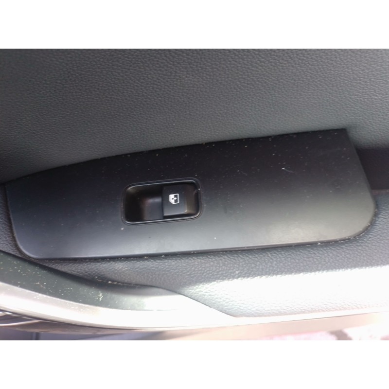 Recambio de mando elevalunas delantero derecho para kia xceed (cd) 1.6 gdi hybrid referencia OEM IAM   