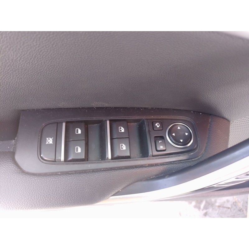 Recambio de mando elevalunas delantero izquierdo para kia xceed (cd) 1.6 gdi hybrid referencia OEM IAM   