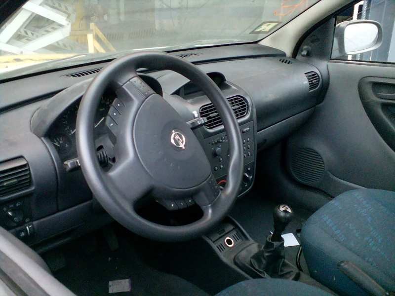 opel corsa c del año 2001