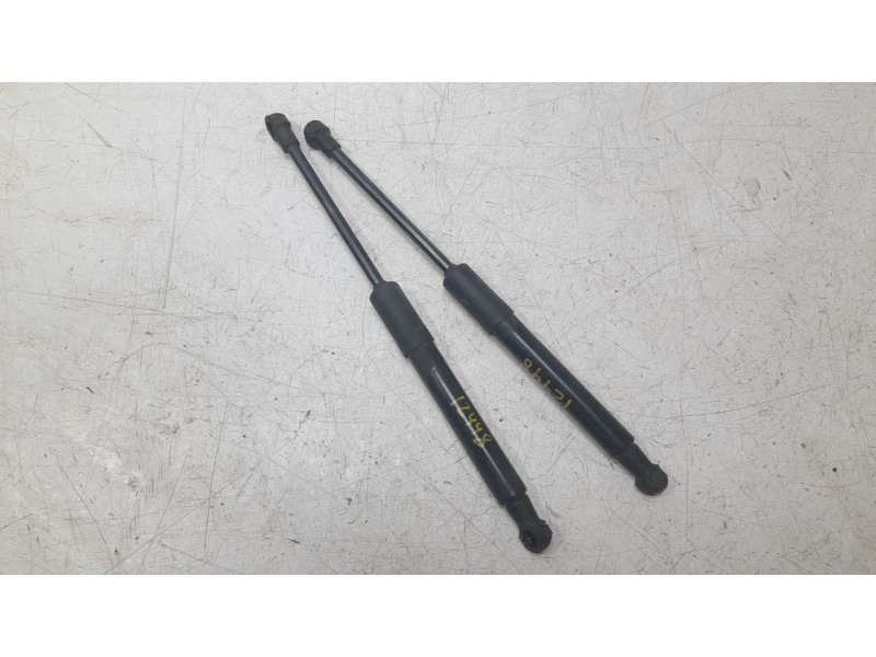 Recambio de amortiguadores capo para audi a1 sportback (8xa, 8xf) 1.6 tdi referencia OEM IAM 8X0823359  