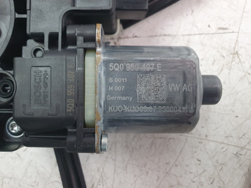 Recambio de elevalunas trasero izquierdo para skoda karoq (nu7, nd7) 1.5 tsi referencia OEM IAM 575839461A 0130822725 ST810W054