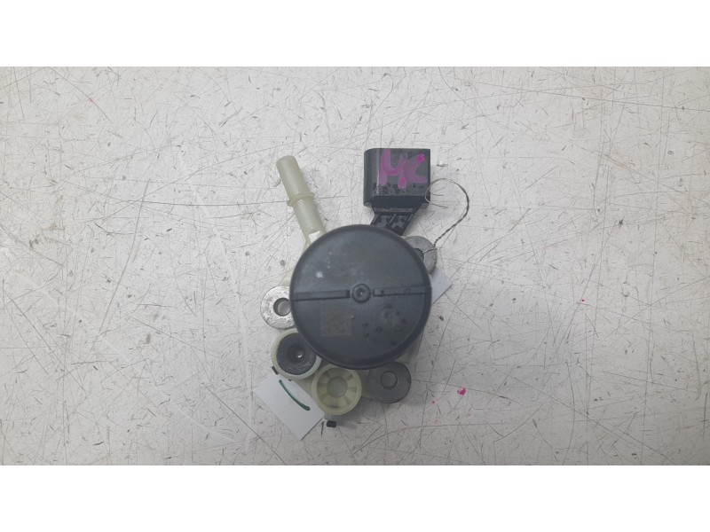 Recambio de bomba combustible para volkswagen t-roc advance referencia OEM IAM 5Q0131969E 0444040022 