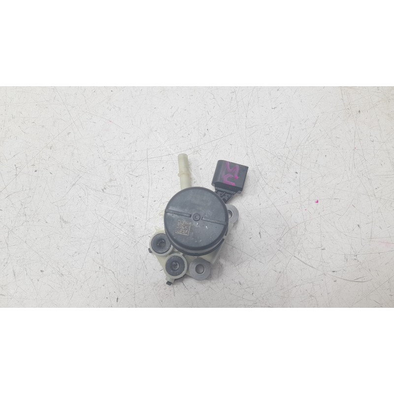 Recambio de bomba combustible para volkswagen golf vii lim. (bq1) 1.6 tdi referencia OEM IAM 5Q0131969E 404573679 