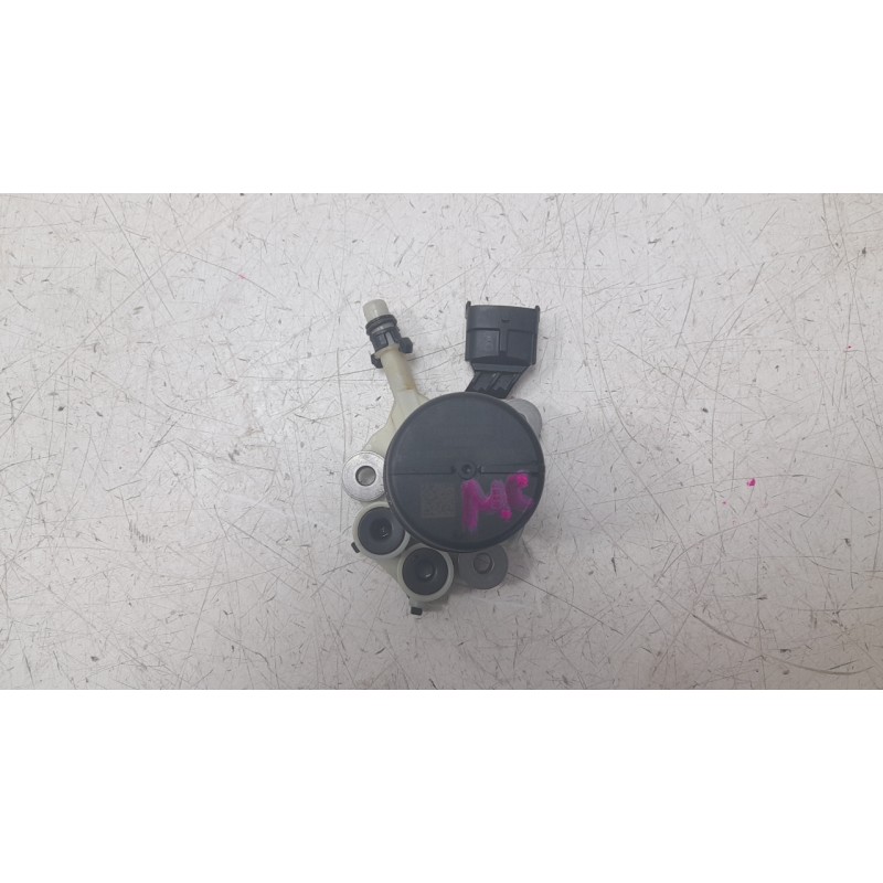 Recambio de bomba combustible para land rover discovery sport (l550) 2.0 d 4x4 referencia OEM IAM F01C070012 25887374 