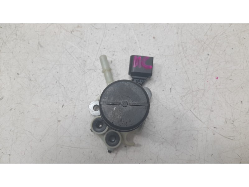 Recambio de bomba combustible para volkswagen golf vii lim. (bq1) 1.6 tdi referencia OEM IAM 5Q0131969E 502807201 