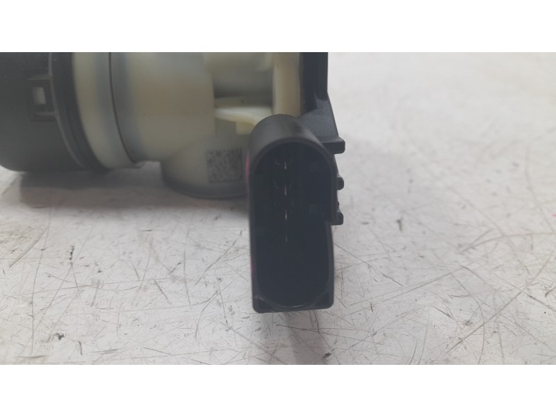 Recambio de bomba combustible para volkswagen golf vii lim. (bq1) 1.6 tdi referencia OEM IAM 5Q0131969E 502807201 