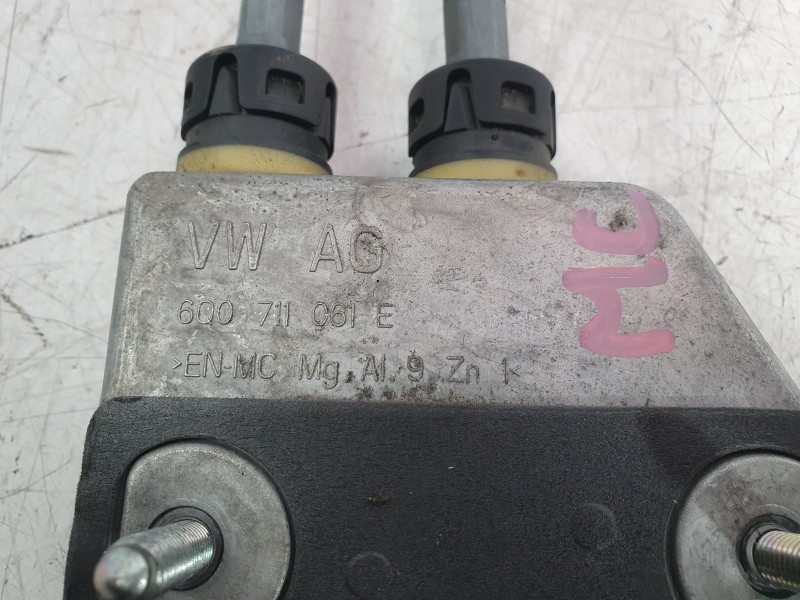 Recambio de palanca cambio para audi a1 sportback (8xa, 8xf) 1.6 tdi referencia OEM IAM 6Q0711050B  