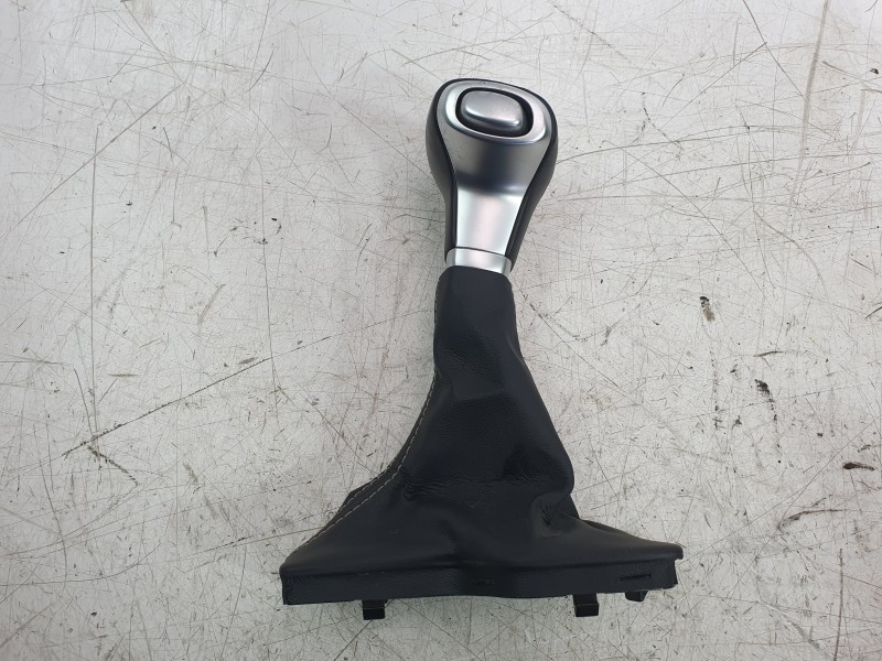 Recambio de pomo palanca cambio para kia niro referencia OEM IAM 46720D4200WK  