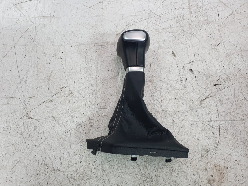 Recambio de pomo palanca cambio para kia niro referencia OEM IAM 46720D4200WK  