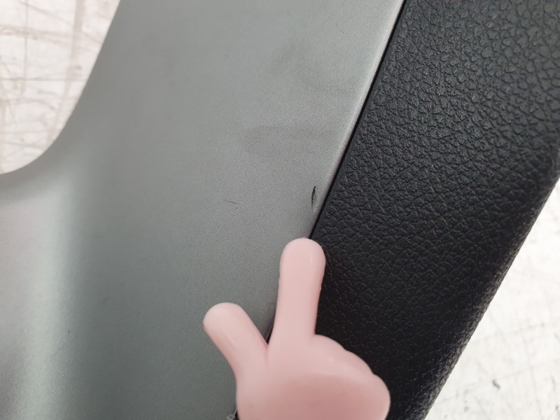 Recambio de moldura para kia niro referencia OEM IAM 8465035130  