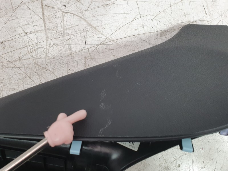 Recambio de moldura para kia niro referencia OEM IAM 8465035130  