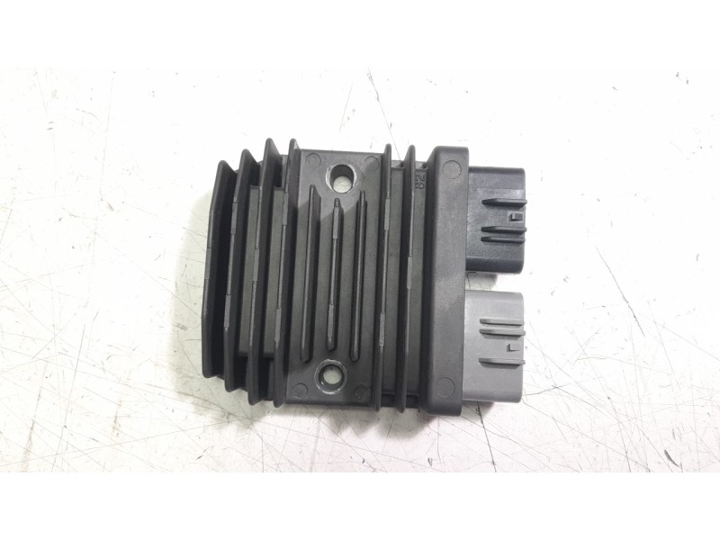 Recambio de regulador de corriente para ktm super adventure 1290 super adventure s referencia OEM IAM FH027BB  