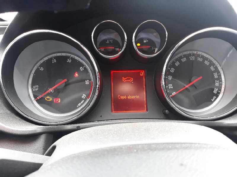 opel insignia berlina del año 2012