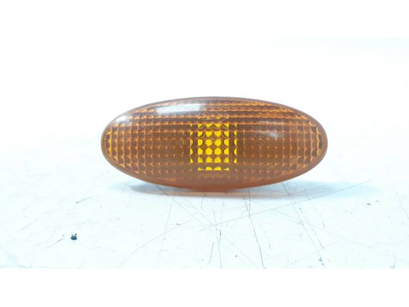 Recambio de piloto lateral izquierdo para nissan terrano/terrano.ii (r20) 3.0 td cat referencia OEM IAM 23676210  