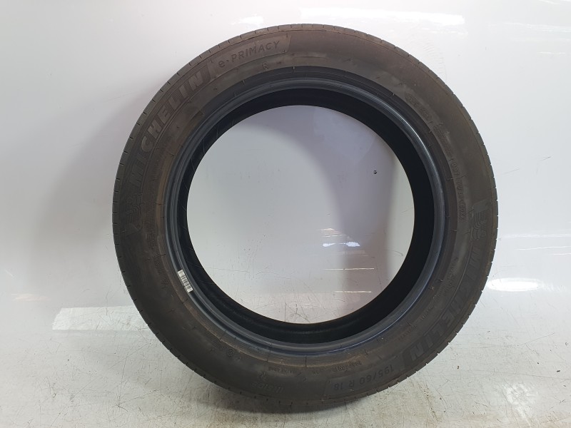 Recambio de neumatico para renault 4 e-tech 120 referencia OEM IAM 1956018  