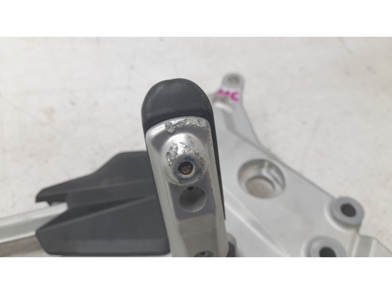 Recambio de estribo lateral para bmw f (801cc - ) f 900 r a2 (4r90) referencia OEM IAM 46718404012  