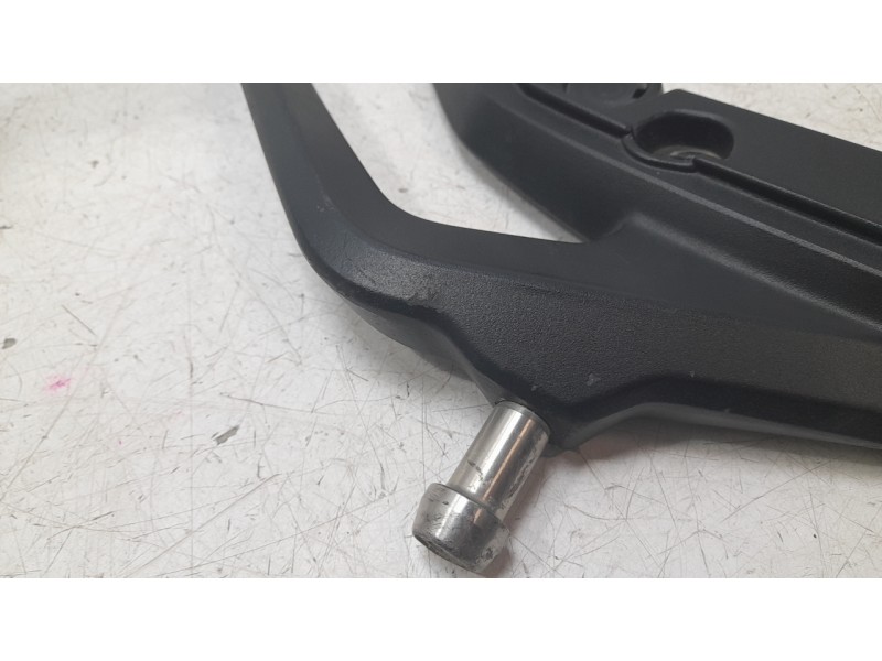 Recambio de agarradera trasera para bmw f (801cc - ) f 900 r a2 (4r90) referencia OEM IAM 46728409642  