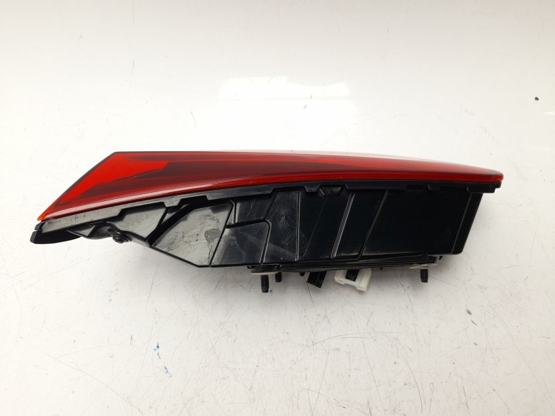 Recambio de piloto trasero derecho interior para kia xceed (cd) 1.6 gdi hybrid referencia OEM IAM 92404J7350  