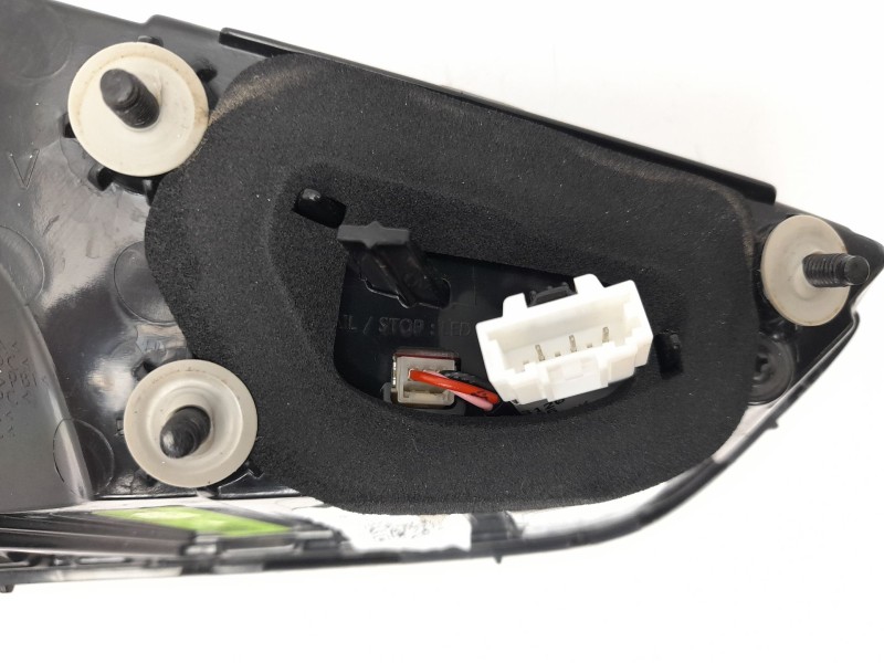 Recambio de piloto trasero derecho interior para kia xceed (cd) 1.6 gdi hybrid referencia OEM IAM 92404J7350  