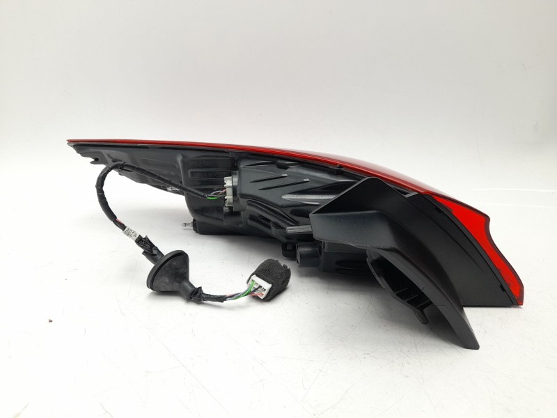 Recambio de piloto trasero derecho para kia xceed (cd) 1.6 gdi hybrid referencia OEM IAM 92402J7350  