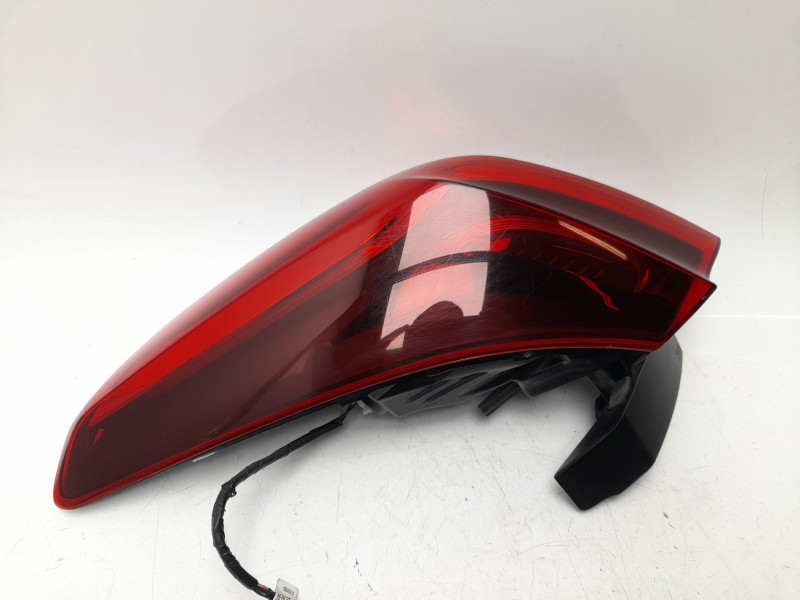 Recambio de piloto trasero derecho para kia xceed (cd) 1.6 gdi hybrid referencia OEM IAM 92402J7350  