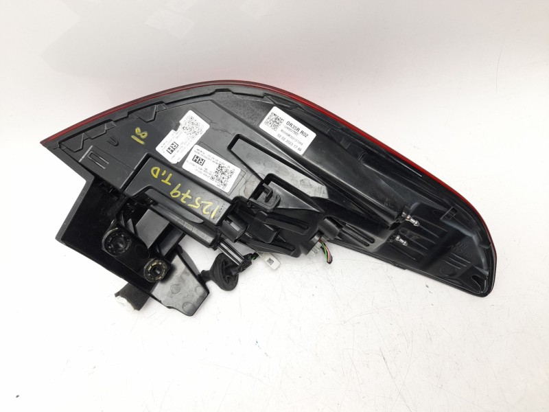 Recambio de piloto trasero derecho para kia xceed (cd) 1.6 gdi hybrid referencia OEM IAM 92402J7350  