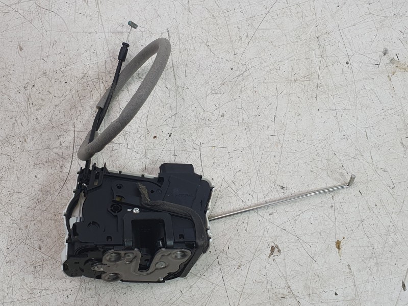 Recambio de cerradura puerta delantera derecha para mg zs suv (azs1) 1.5 vti referencia OEM IAM 10640588  