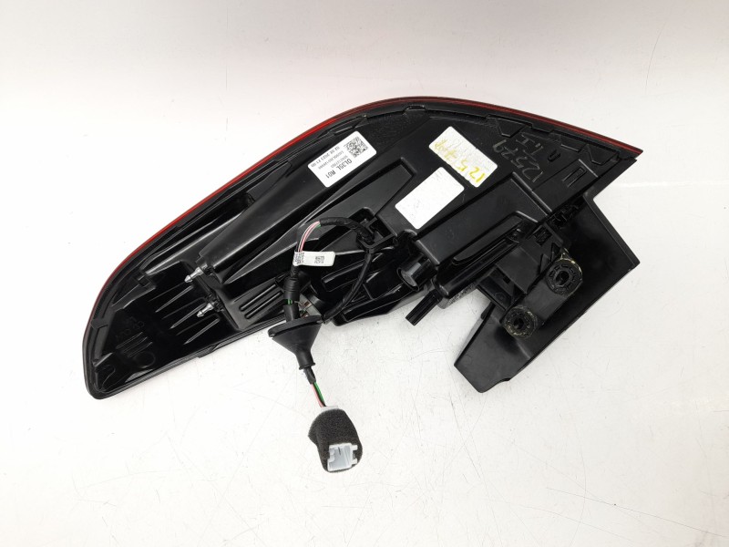 Recambio de piloto trasero izquierdo para kia xceed (cd) 1.6 gdi hybrid referencia OEM IAM 92401J7350  