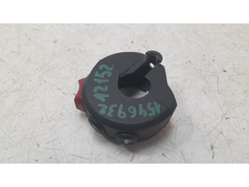 Recambio de piña luces derecha para bmw f (801cc - ) f 900 r a2 (4r90) referencia OEM IAM 8394246  