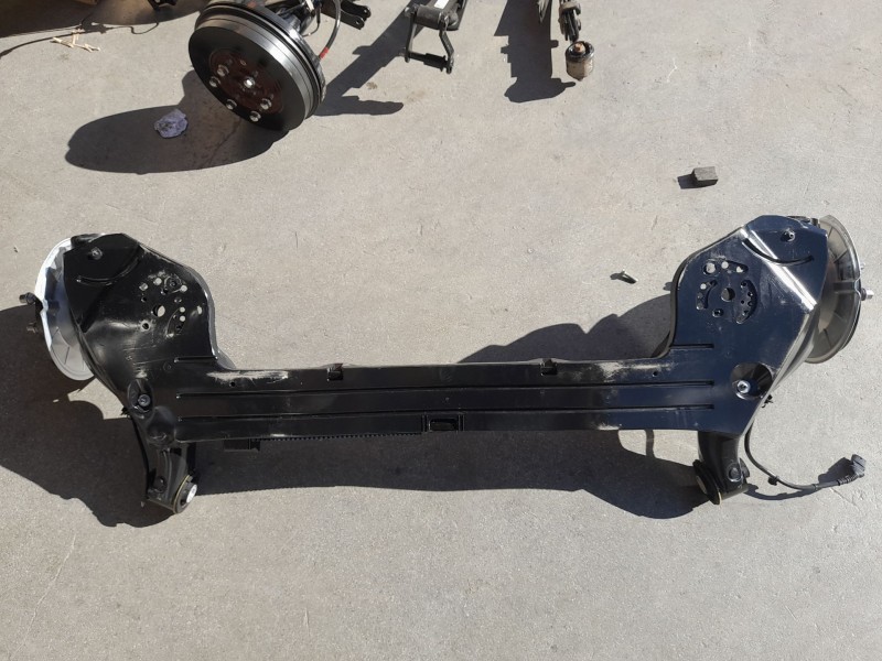 Recambio de puente trasero para ford focus iv (hn) 1.0 ecoboost mhev referencia OEM IAM 2540216  