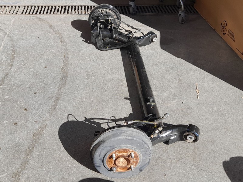 Recambio de puente trasero para ford transit courier b460 furgoneta/monovolumen 1.5 tdci referencia OEM IAM 2571553  