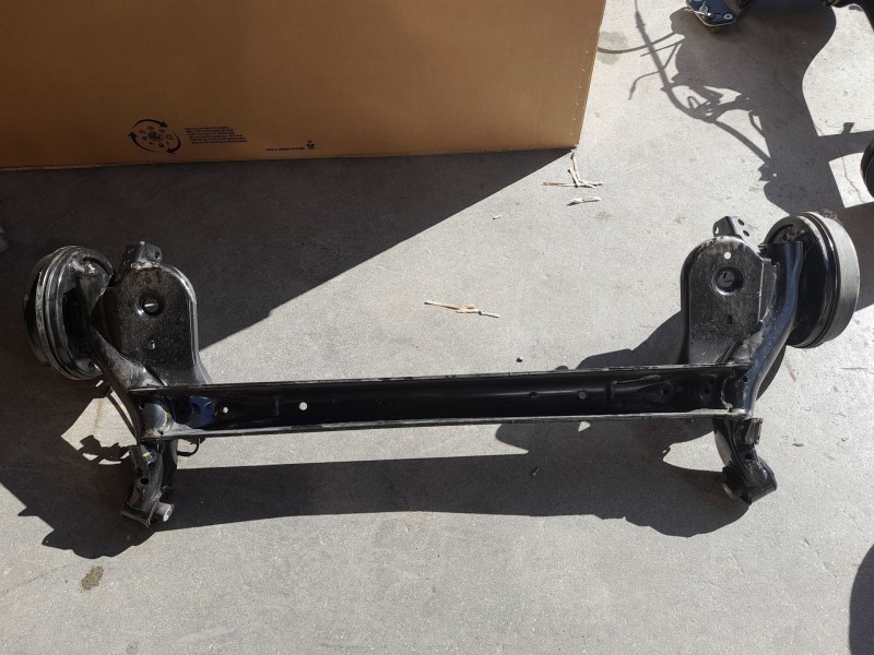 Recambio de puente trasero para ford transit courier b460 furgoneta/monovolumen 1.5 tdci referencia OEM IAM 2571553  