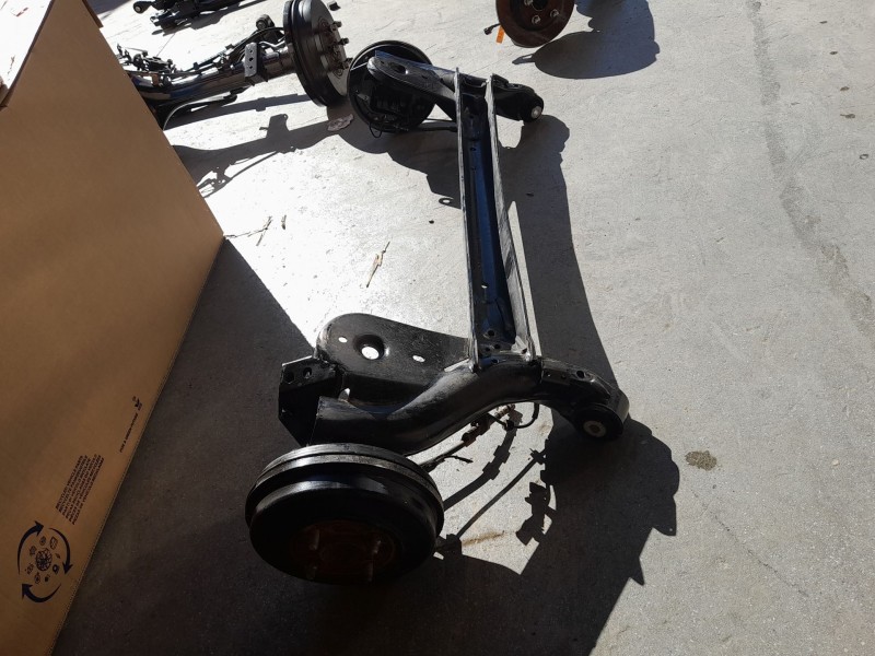 Recambio de puente trasero para ford transit courier b460 furgoneta/monovolumen 1.5 tdci referencia OEM IAM 2571553  