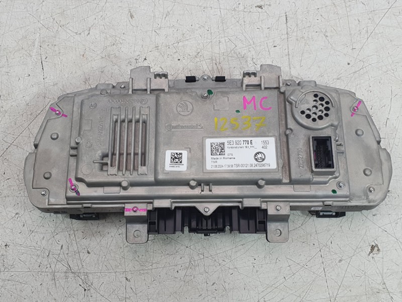 Recambio de cuadro instrumentos para skoda octavia iv (nx3, nn3, pv3) 2.0 tdi referencia OEM IAM 5E3920770B  