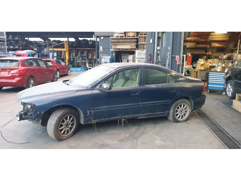 volvo s60 berlina del año 2001