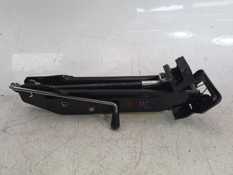 Recambio de herramientas para audi q5 (8r) 2.0 16v tfsi referencia OEM IAM 8R0011031C  