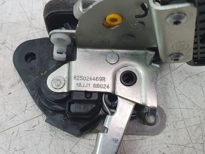 Recambio de cerradura puerta trasera derecha para dacia spring referencia OEM IAM 825024469R  
