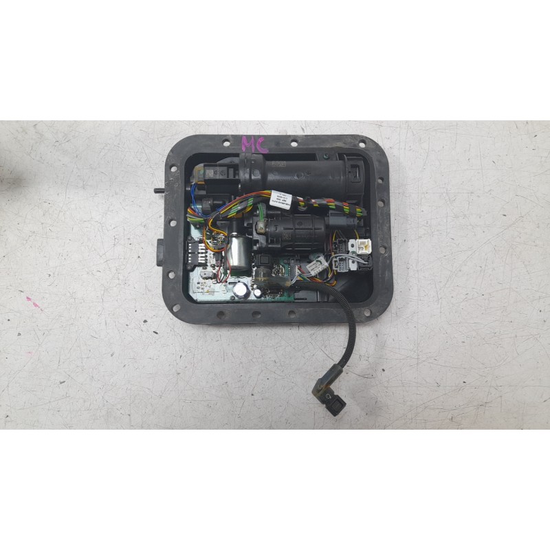 Recambio de deposito adblue para peugeot 308 ii (lb_, lp_, lw_, lh_, l3_) 1.6 hdi 100 referencia OEM IAM P1012340  