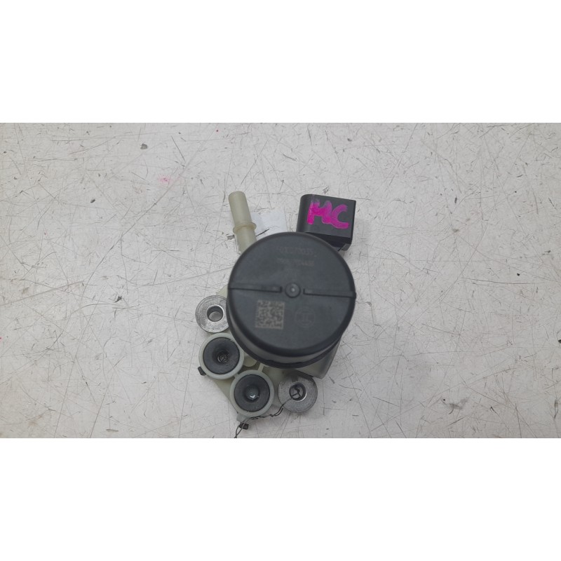 Recambio de bomba combustible para audi a3 sportback (8vf) 30 tdi s line referencia OEM IAM 5Q0131969G F01C070035 5WA131877