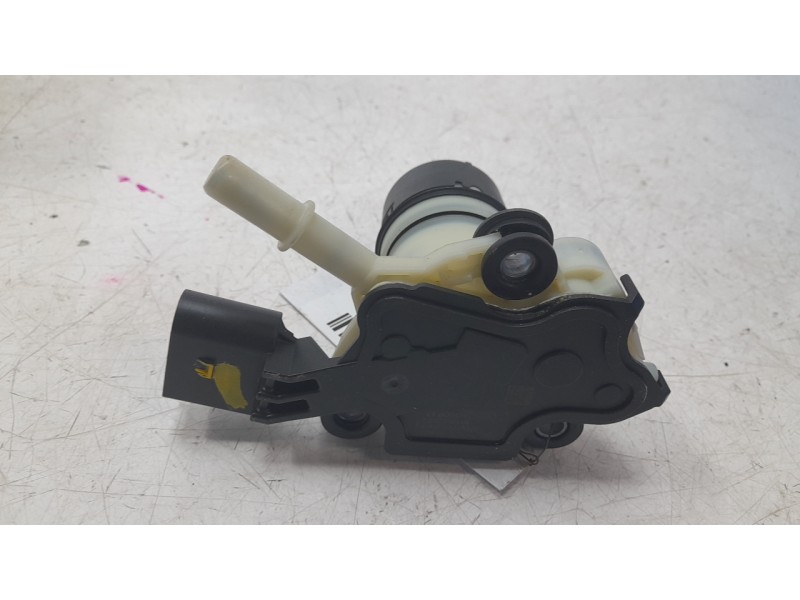 Recambio de bomba combustible para audi a3 sportback (8vf) 30 tdi s line referencia OEM IAM 5Q0131969G F01C070035 5WA131877