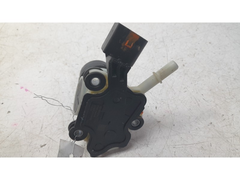 Recambio de bomba combustible para audi q3 sportback (f3n) 40 tdi quattro referencia OEM IAM 5Q0131969G F01C250148 
