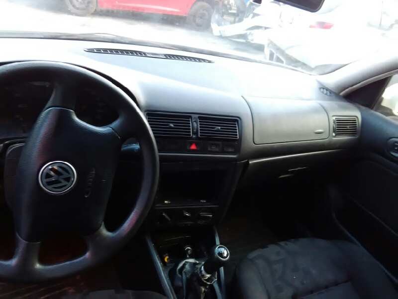 volkswagen golf iv berlina (1j1) del año 2000