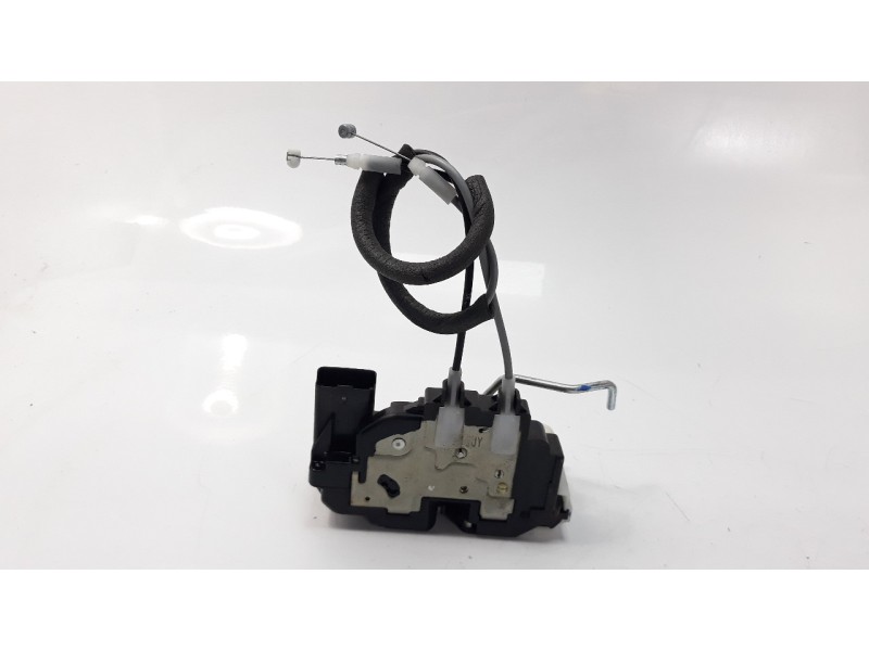 Recambio de cerradura puerta delantera derecha para hyundai i20 1.2 16v cat referencia OEM IAM 813201J030  