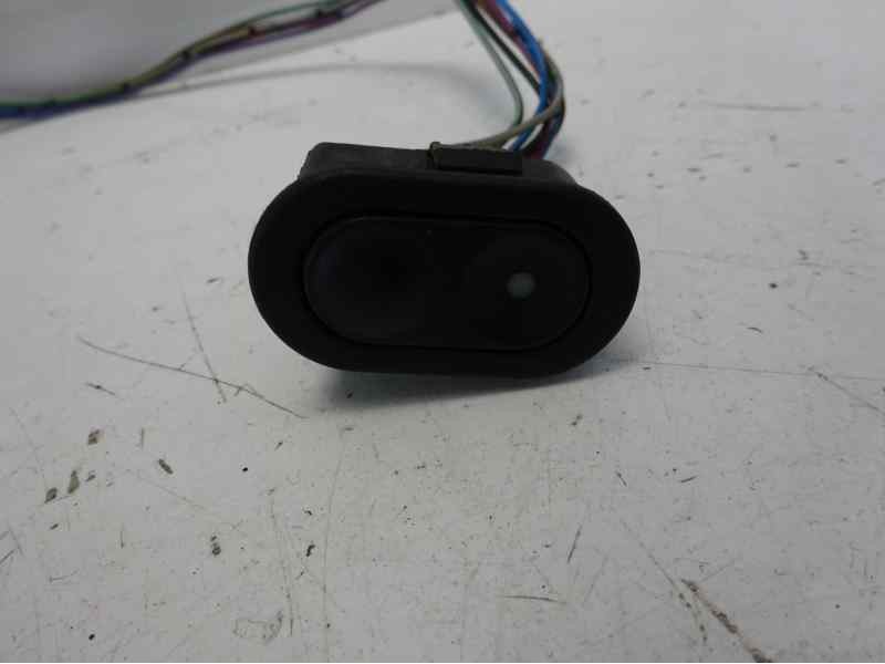 Recambio de mando elevalunas delantero derecho para opel astra f berlina básico referencia OEM IAM 90383585  