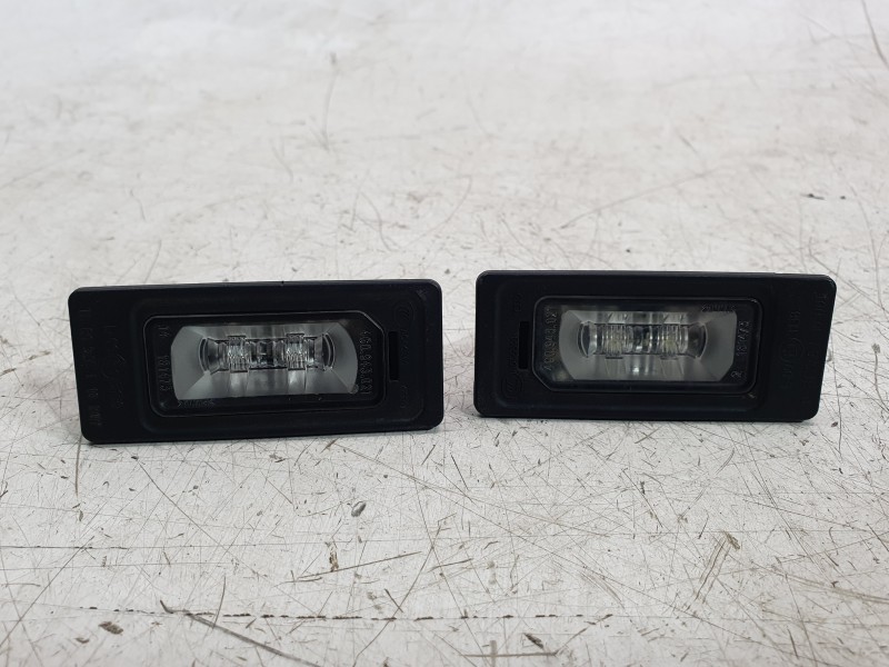 Recambio de piloto matricula para audi a3 sportback (8va) attraction referencia OEM IAM 4G0943021  